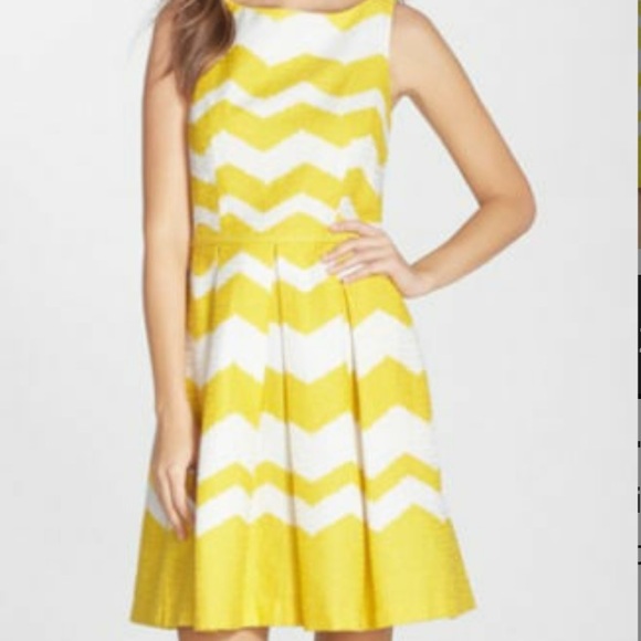 Just Taylor summer chevron dress with pockets - Picture 3 of 4